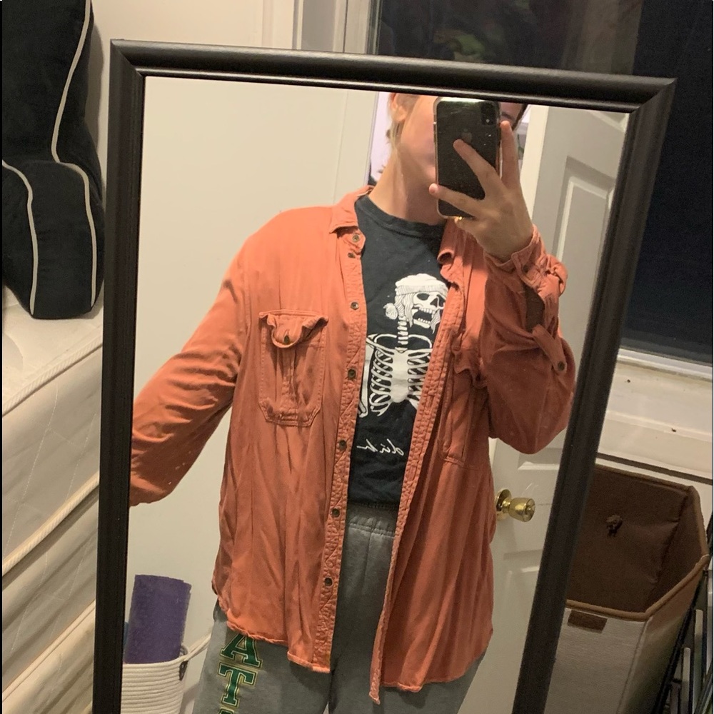 AE- Boyfriend fit shirt- XL